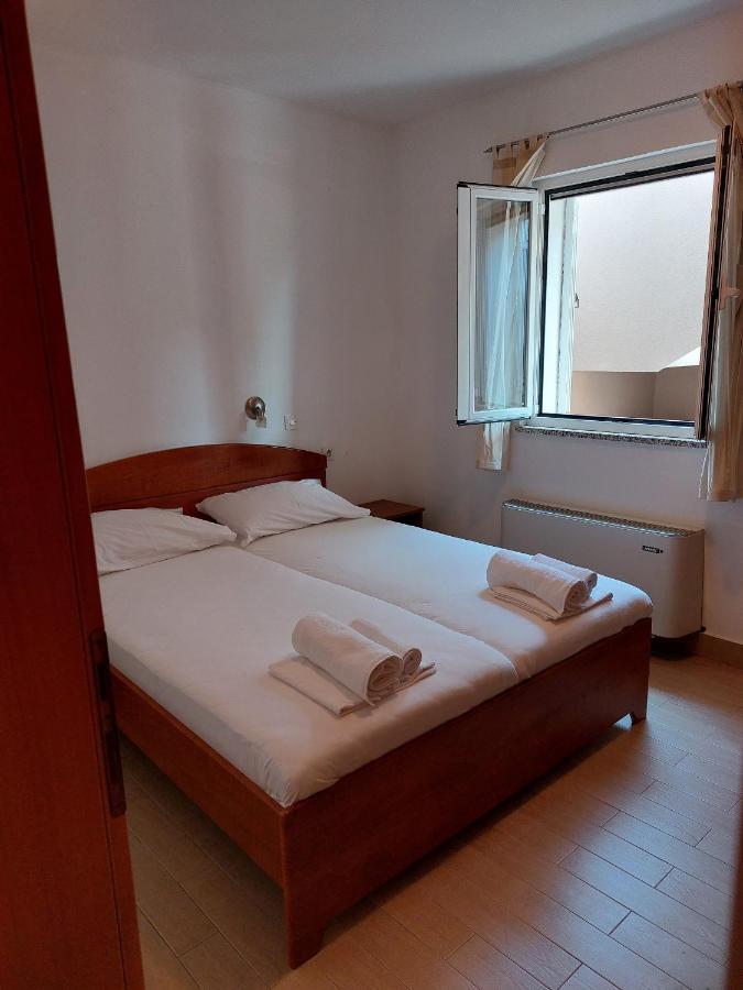Apartments By The Sea Lun, Pag - 3320 Лун Екстериор снимка